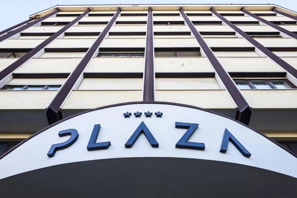 Hotel Western Plaza 4*