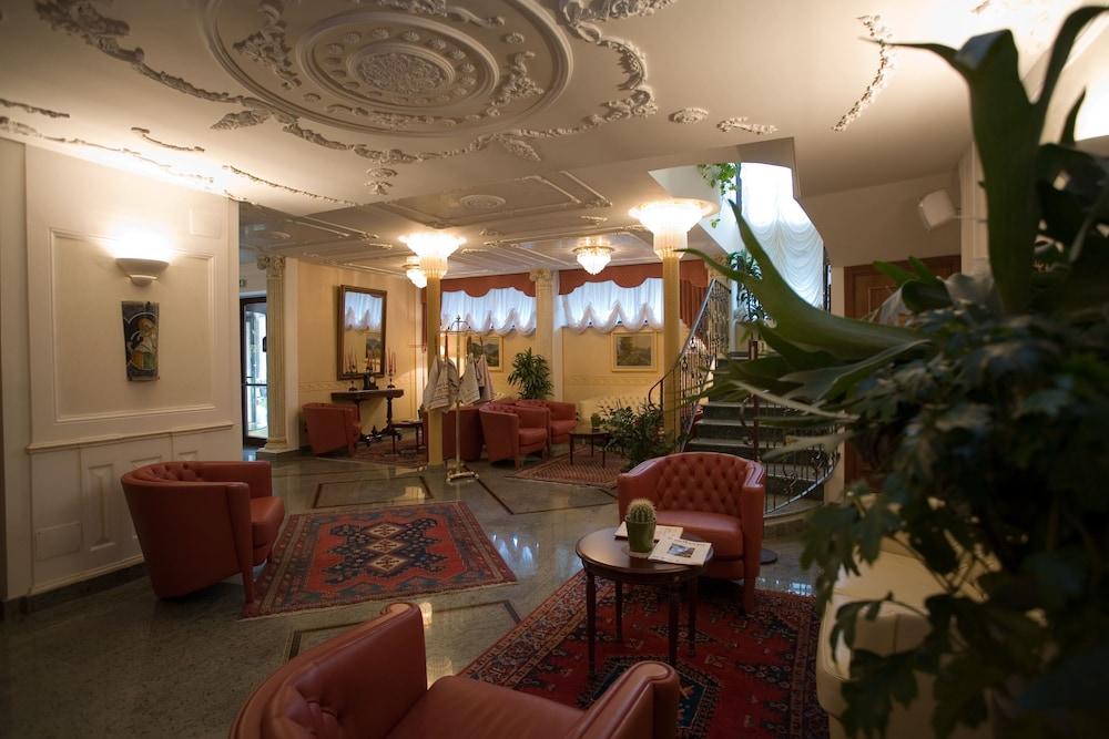 Hotel Plaza